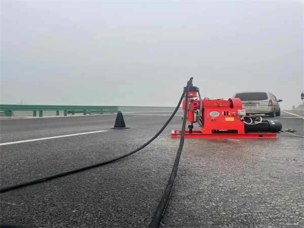 四子王马路路基路面开裂下沉注浆加固灌浆